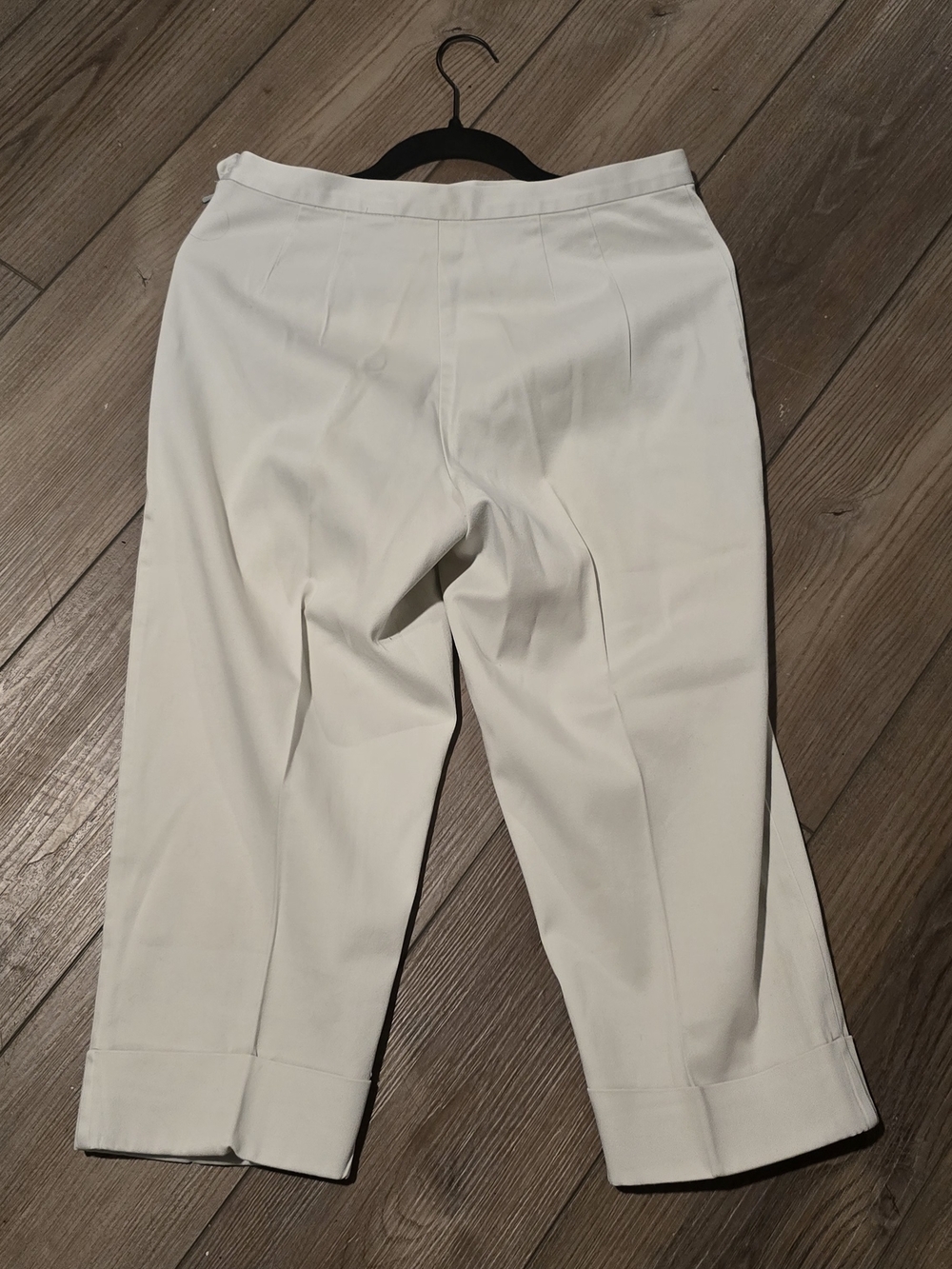 Womens Bill Blass  Khaki Capris Size 10P